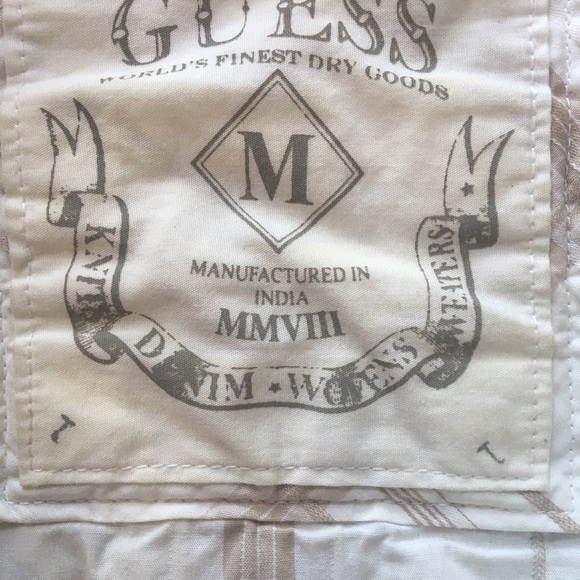 GUESS Short Sleeve Summer Shirt. Medium - Picture 15 of 16